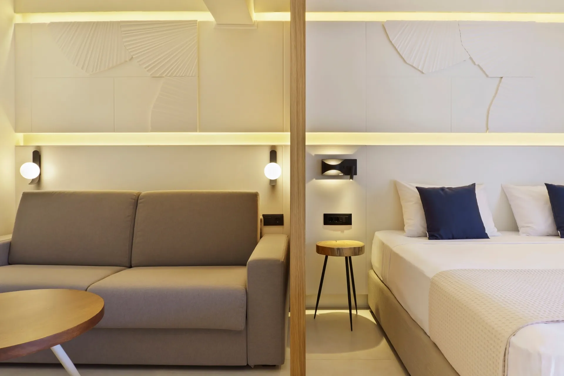 Tiara Holidays - Palm Boutique Suites - Junior Suite with private pool - bedroom